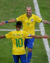 竞技宝- 阿斯顿维拉签下巴西国脚，埃梅里补强防线  