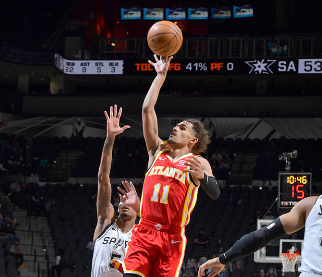  老鹰特雷杨超远三分绝杀引爆社交媒体热议  