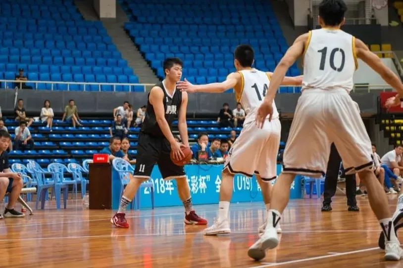  佛罗伦萨青年队爆发，三名小将升入一线队  