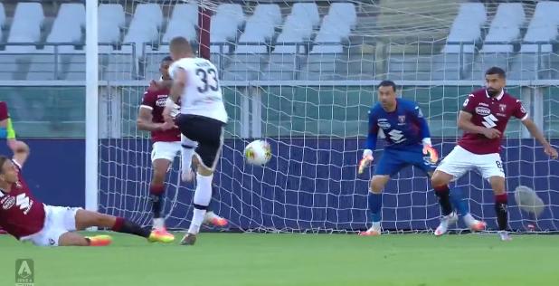  都灵铁卫头槌破门，助球队终结主场魔咒  