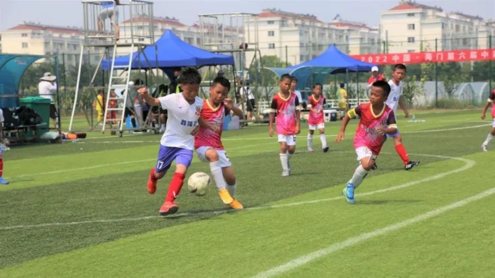  奥格斯堡冬季集训地曝光，西班牙阳光训练引期待  