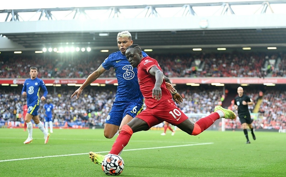  利兹联冲超在望，阿隆索打造攻势足球新标杆  